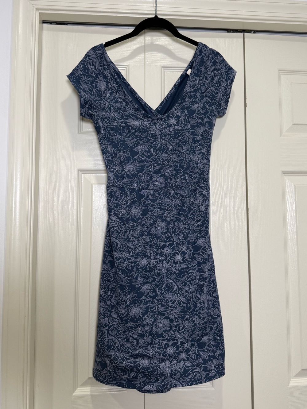 Pact Organic Cotton Blue Floral V-Neck A-Line Fit & Flare Dress Size Medium